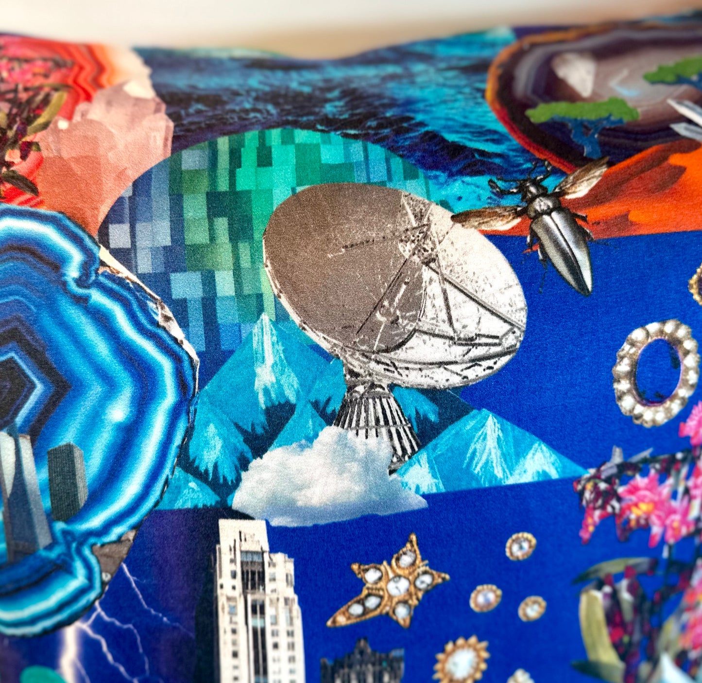 The Neptune Pillow 22"