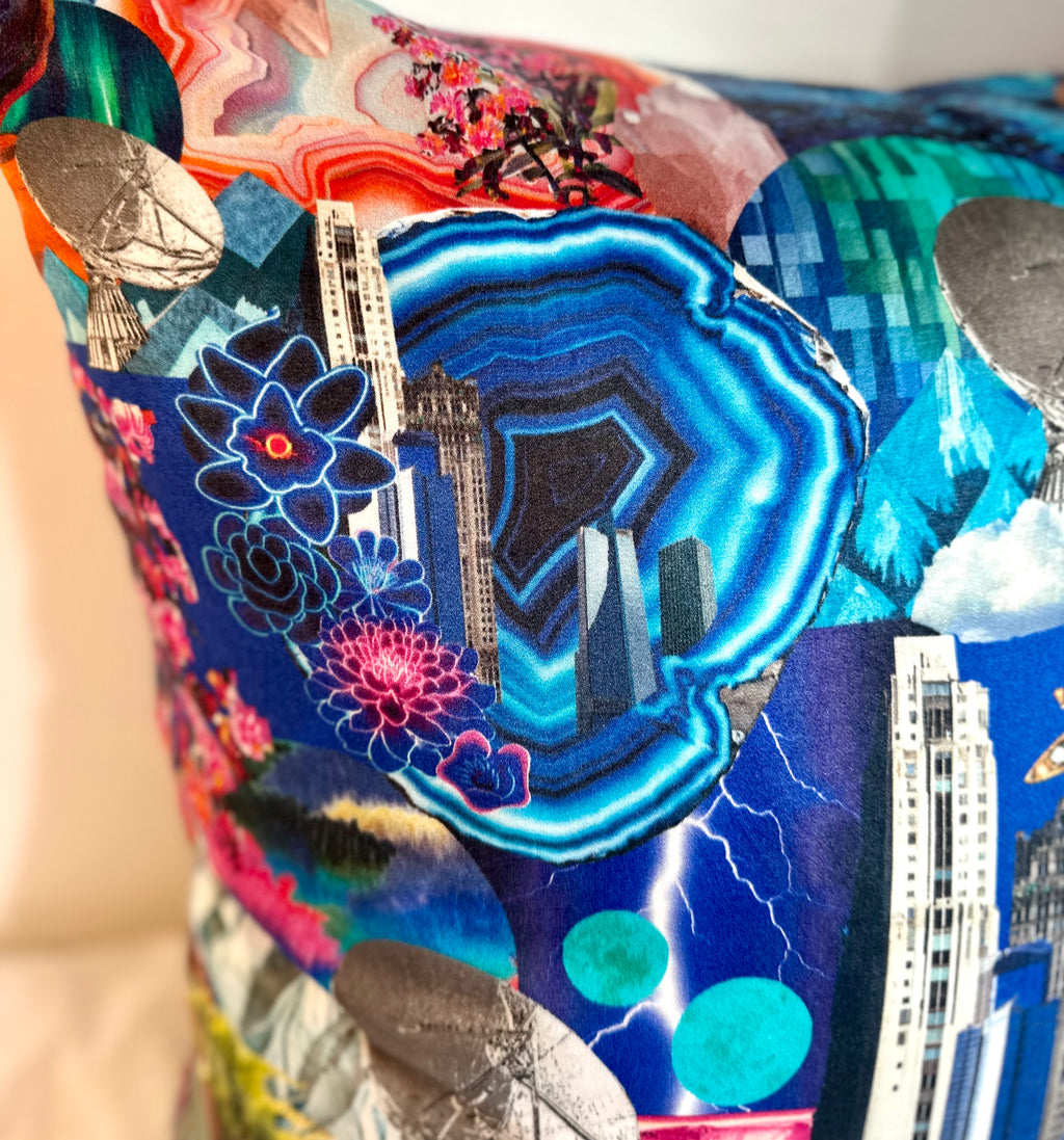 The Neptune Pillow 🔵⋆⭒˚.⋆🔭