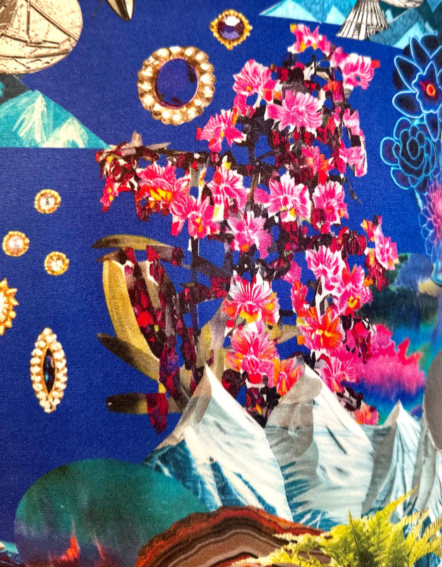 The Neptune Pillow 22"