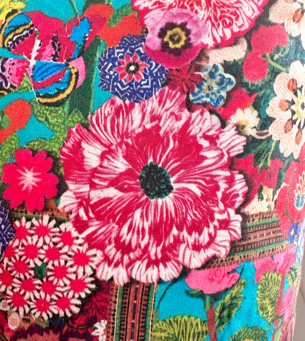 The Garden Pillow 🌸‧₊˚❀