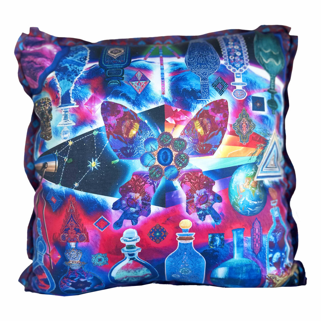 The Sciences Pillow 🧬☢⋆.˚⚕⚛︎